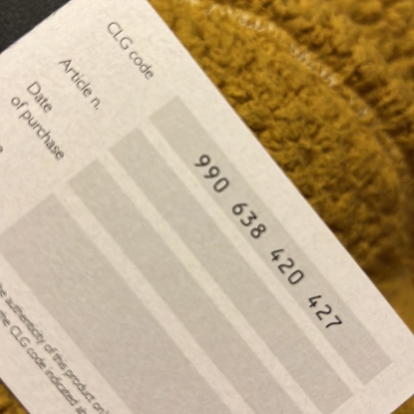 ATTENTION BUYERS! Selling my beautiful brand new Versace limit addition shades! - Picture 2 of 2